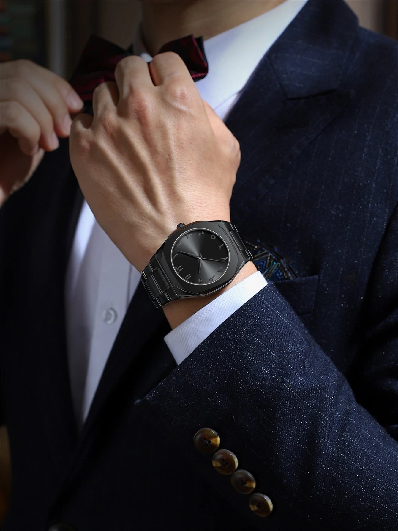 Minimalist Watch - Modern and Sleek Design